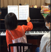 ぴぴピアノ教室の子どもの生徒さん画像