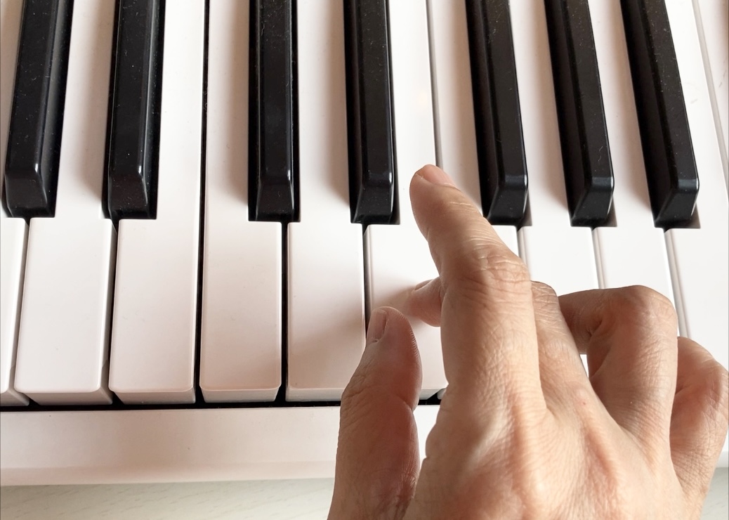 連打音は １ １ １と弾くより ３ ２ １ ３ ２ １と弾こう ぴぴピアノ教室 大人の初めてピアノ教室 鹿児島市