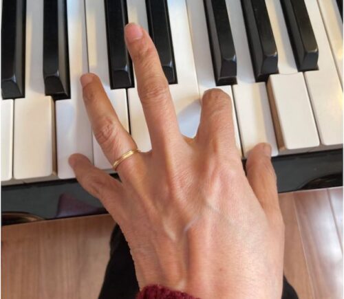 ７の数字がつくコードとは 根音から数えて７番目の音を足したセブンスコードのこと ぴぴピアノ教室 大人の初めてピアノ教室 鹿児島市玉里団地